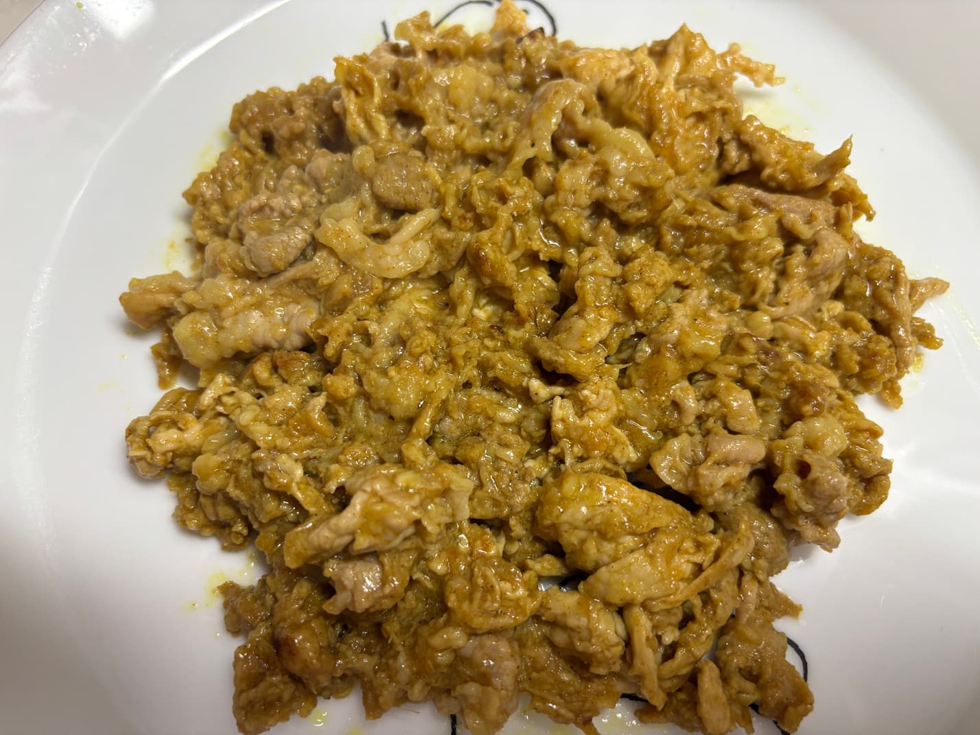 やわらか豚ロースの旨辛カレー炒め弁当 - 豚ロース・玉ねぎ・しょうがの組み合わせ